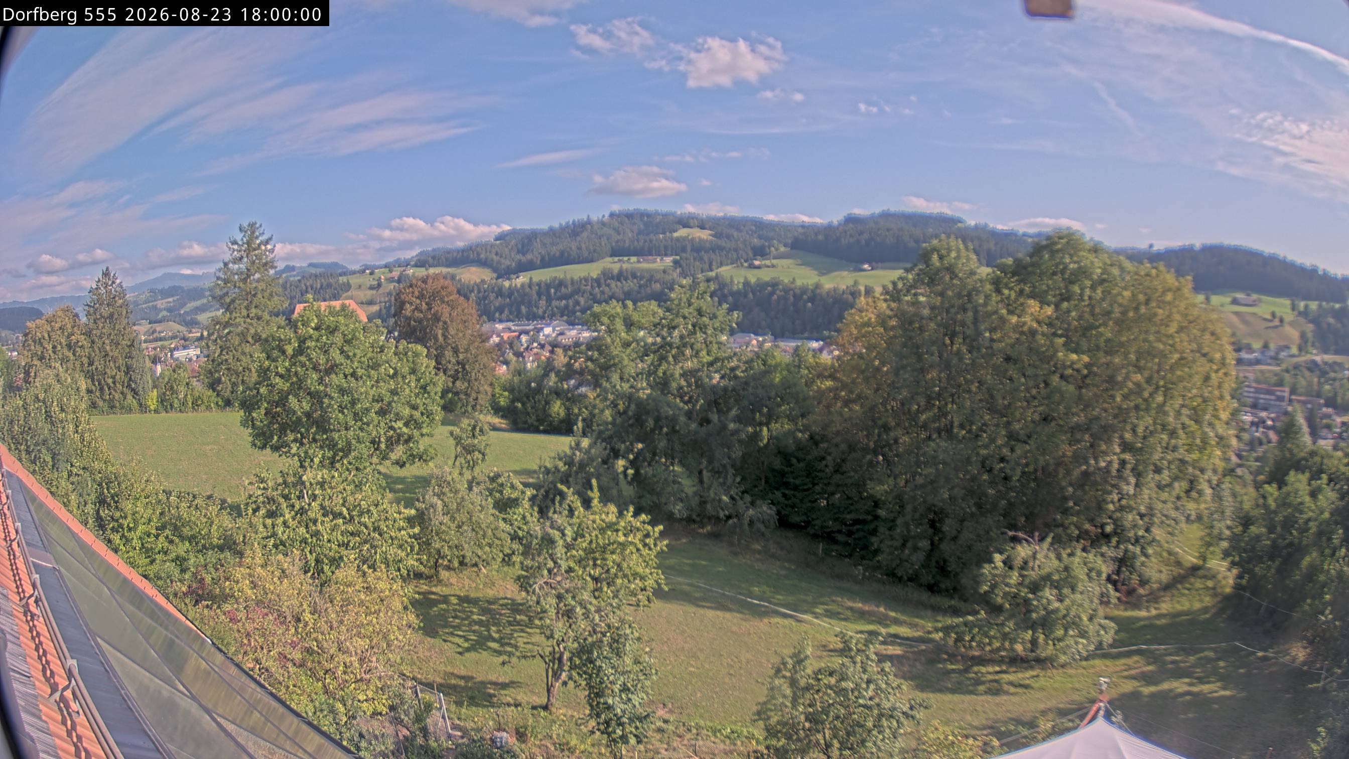 Webcam-Bild: Aussicht vom Dorfberg in Langnau 20260823-180000