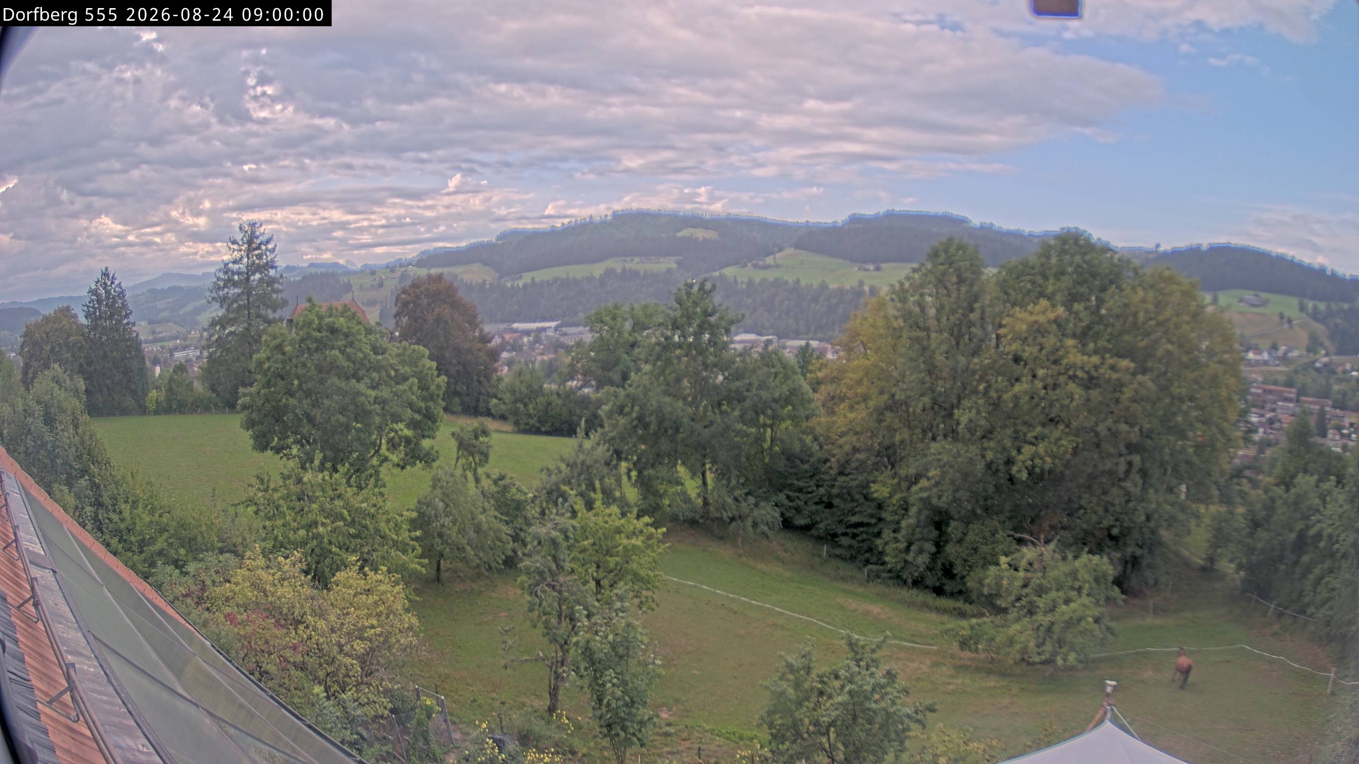 Webcam-Bild: Aussicht vom Dorfberg in Langnau 20260824-090000