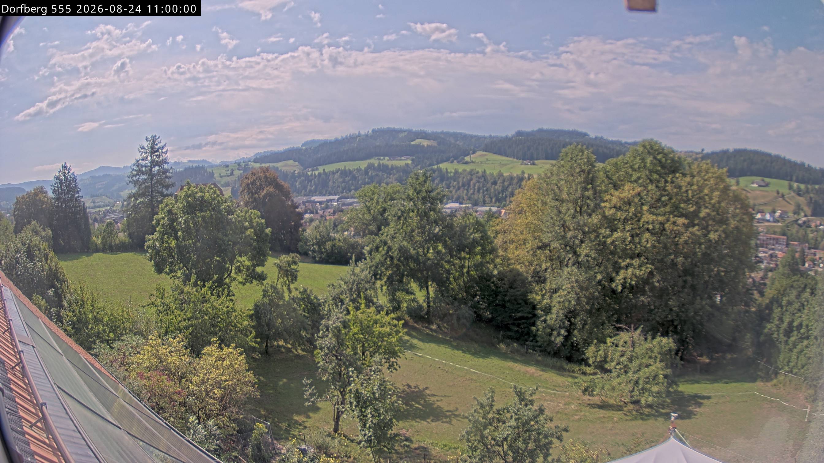 Webcam-Bild: Aussicht vom Dorfberg in Langnau 20260824-110000
