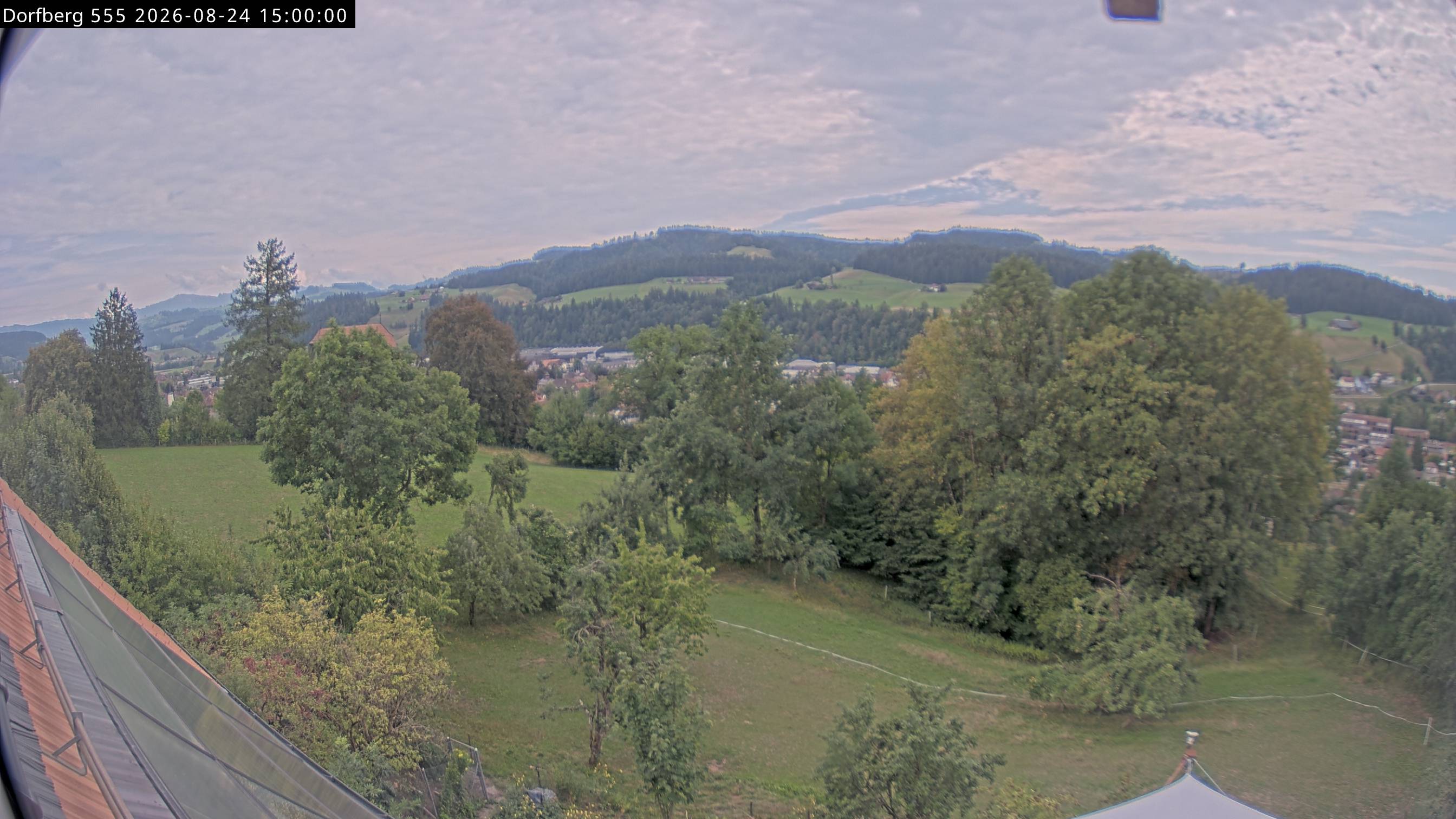 Webcam-Bild: Aussicht vom Dorfberg in Langnau 20260824-150000