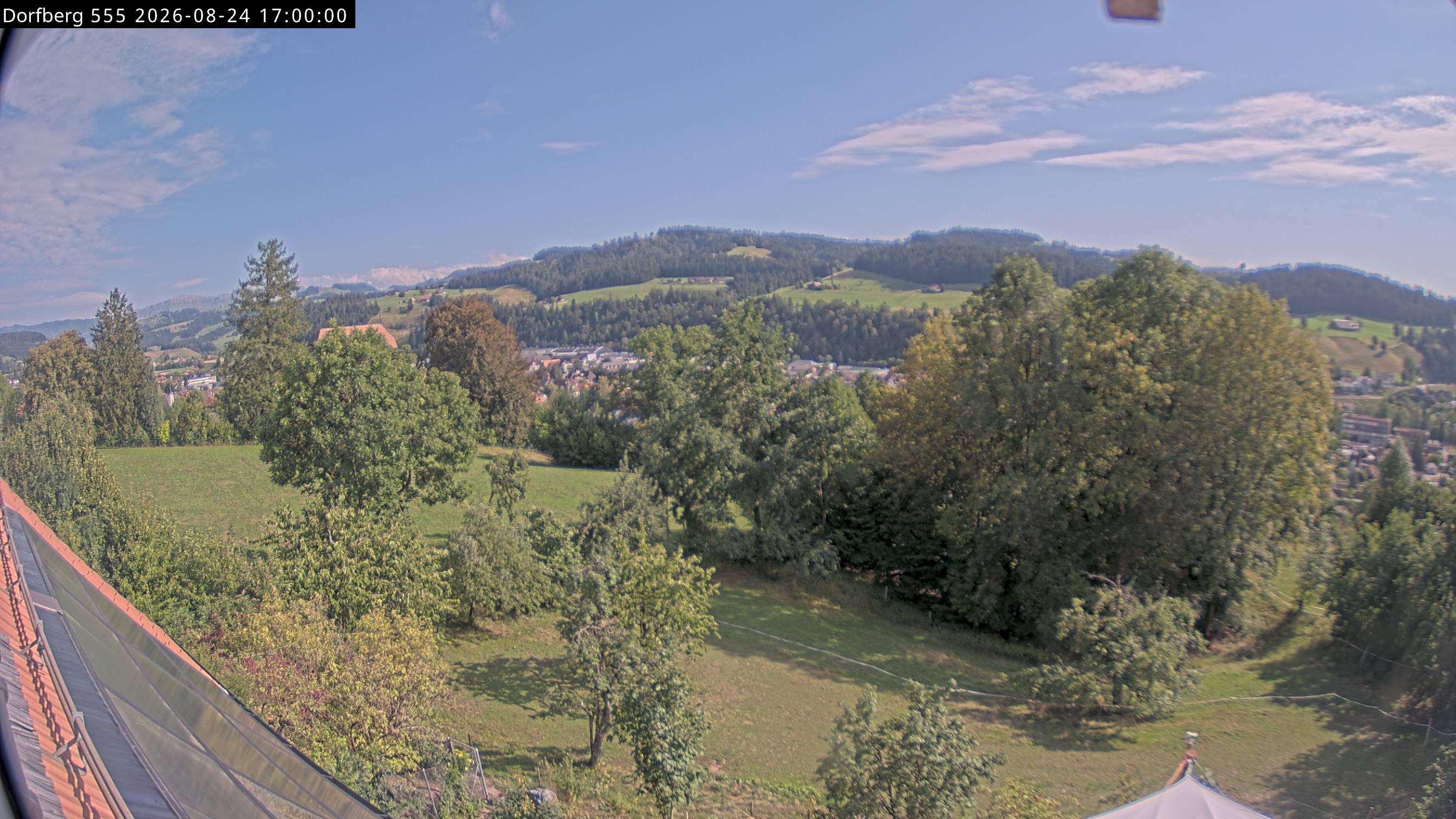 Webcam-Bild: Aussicht vom Dorfberg in Langnau 20260824-170000