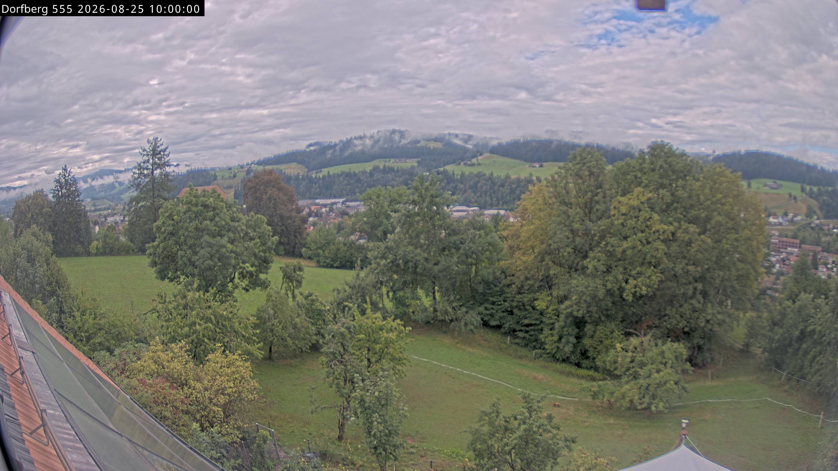 Webcam-Bild: Aussicht vom Dorfberg in Langnau 20260825-100000