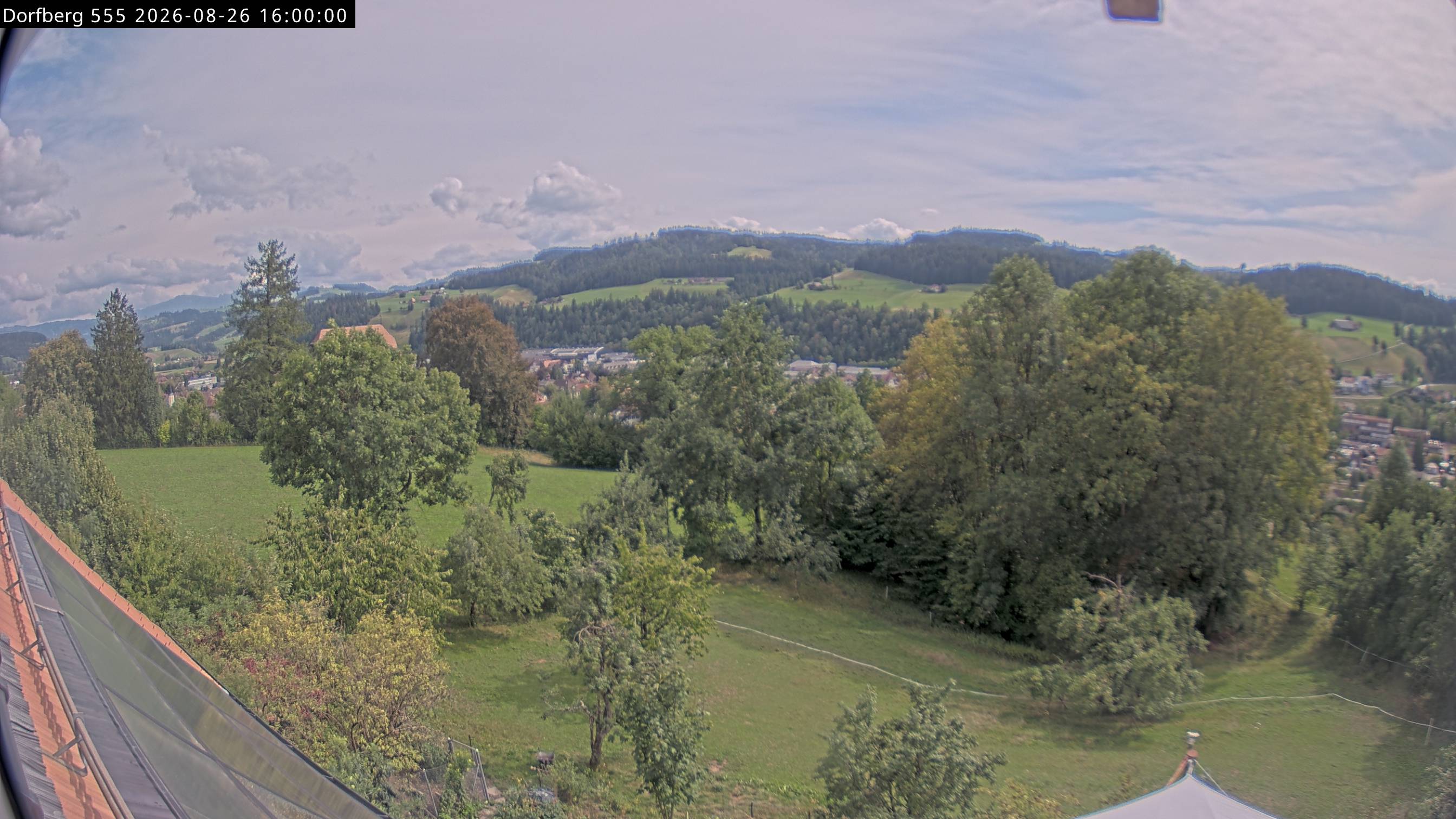 Webcam-Bild: Aussicht vom Dorfberg in Langnau 20260826-160000