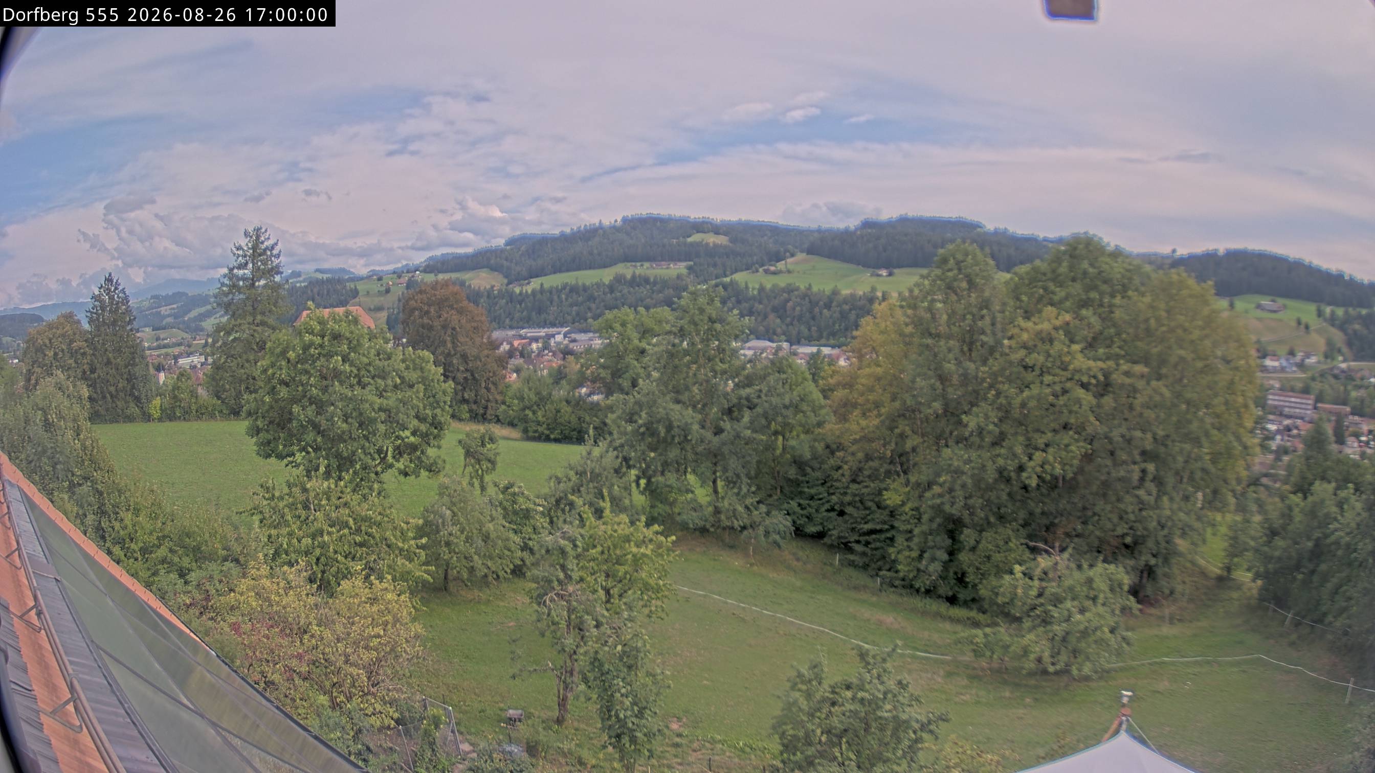 Webcam-Bild: Aussicht vom Dorfberg in Langnau 20260826-170000
