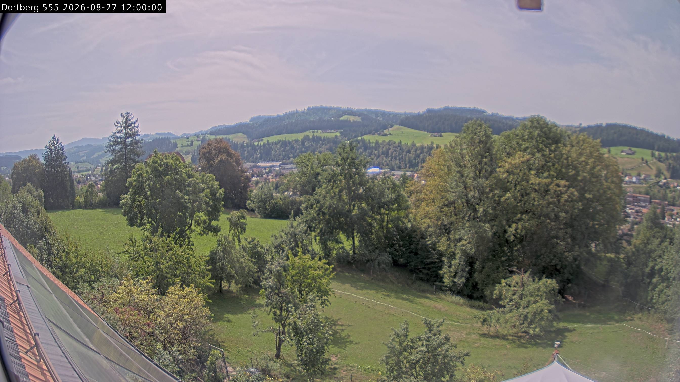 Webcam-Bild: Aussicht vom Dorfberg in Langnau 20260827-120000