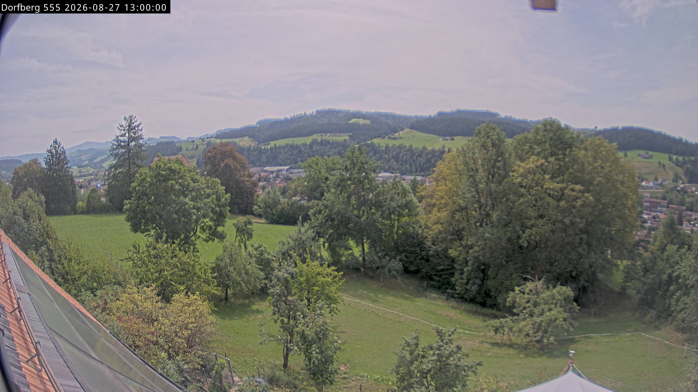 Webcam-Bild: Aussicht vom Dorfberg in Langnau 20260827-130000