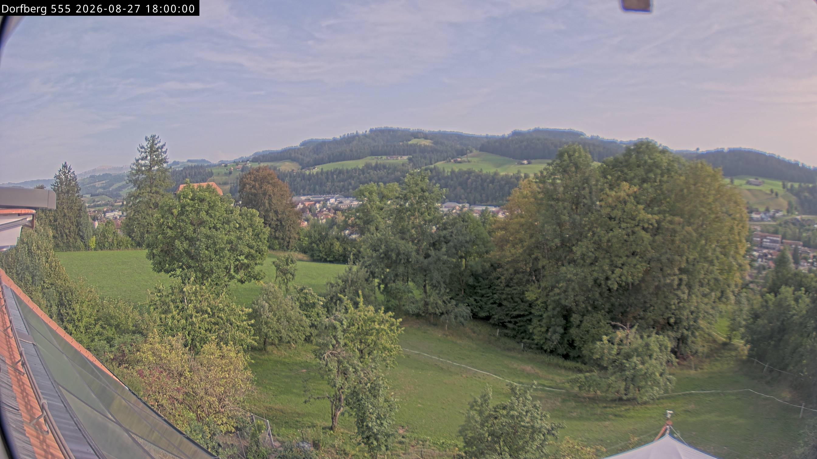 Webcam-Bild: Aussicht vom Dorfberg in Langnau 20260827-180000