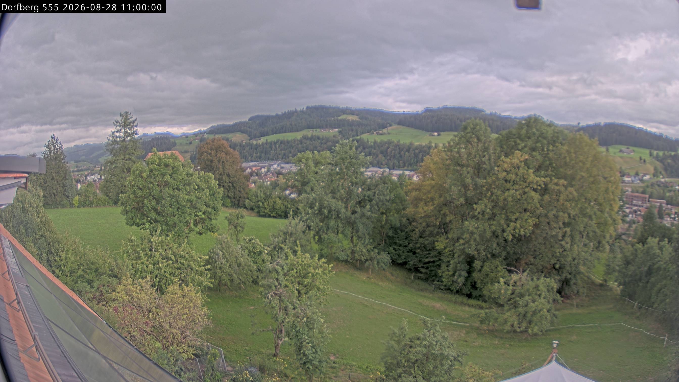Webcam-Bild: Aussicht vom Dorfberg in Langnau 20260828-110000