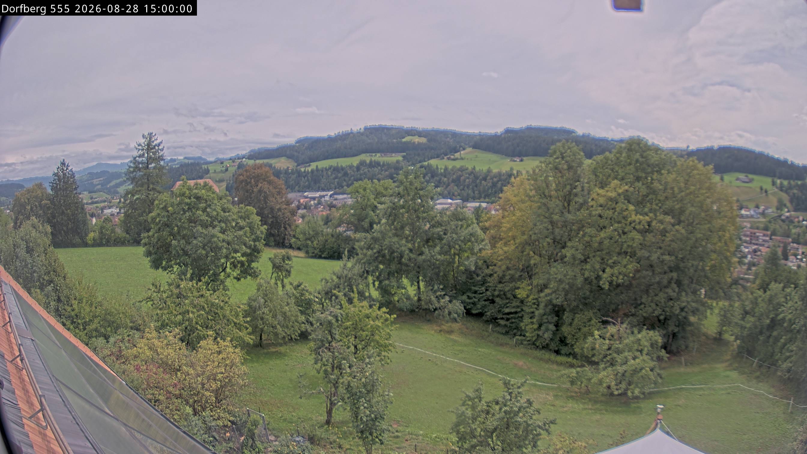 Webcam-Bild: Aussicht vom Dorfberg in Langnau 20260828-150000