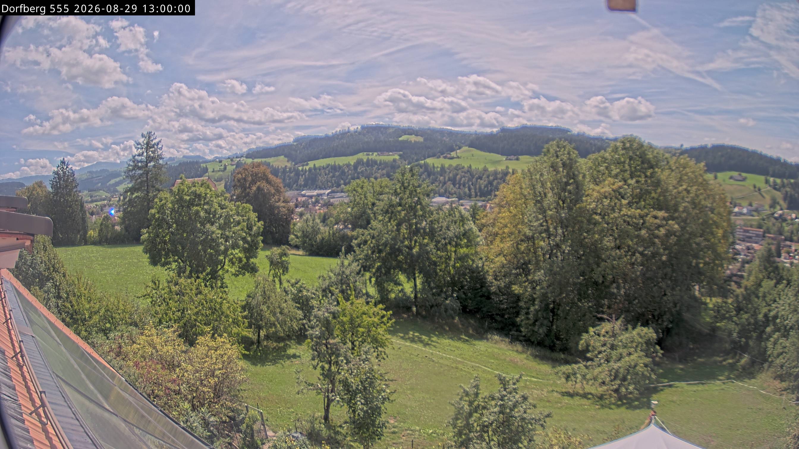 Webcam-Bild: Aussicht vom Dorfberg in Langnau 20260829-130000