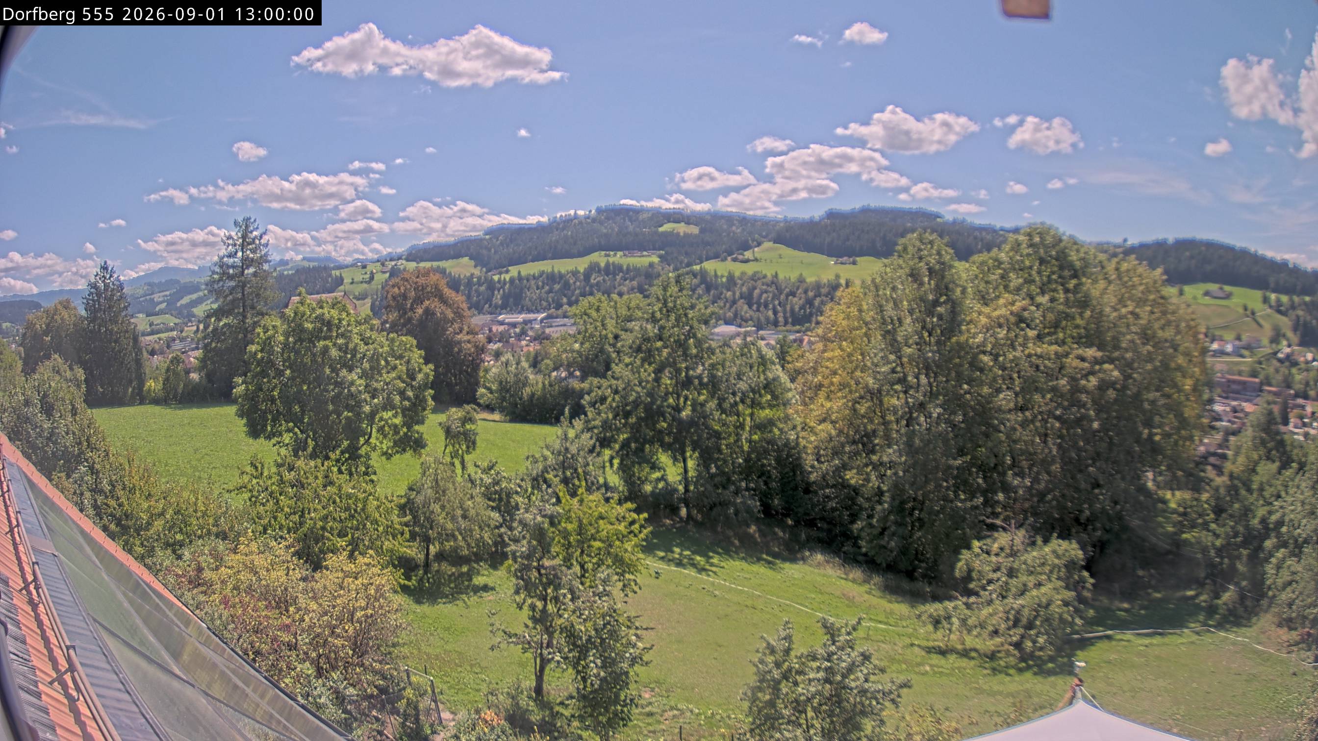 Webcam-Bild: Aussicht vom Dorfberg in Langnau 20260901-130000