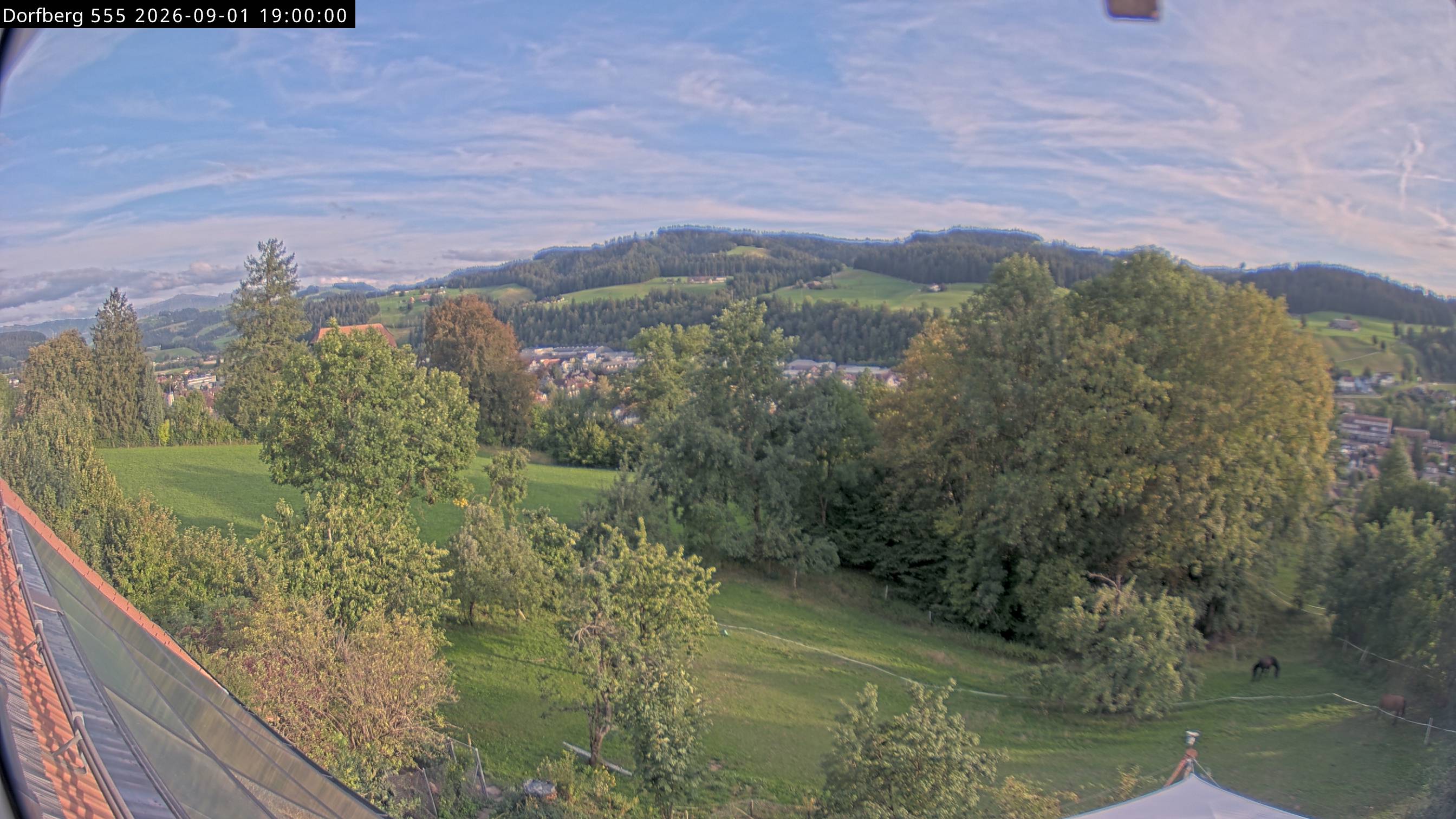 Webcam-Bild: Aussicht vom Dorfberg in Langnau 20260901-190000