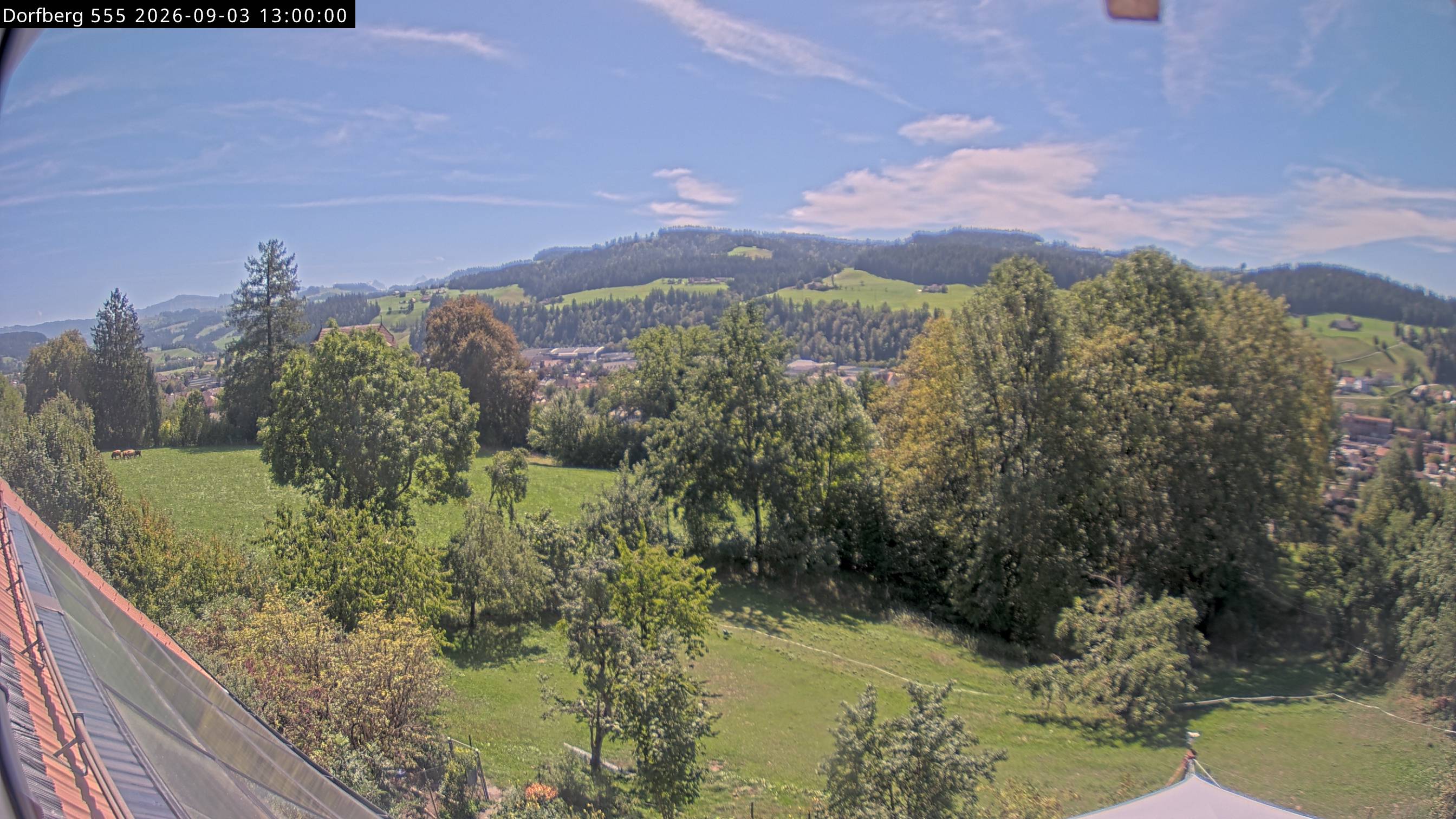 Webcam-Bild: Aussicht vom Dorfberg in Langnau 20260903-130000