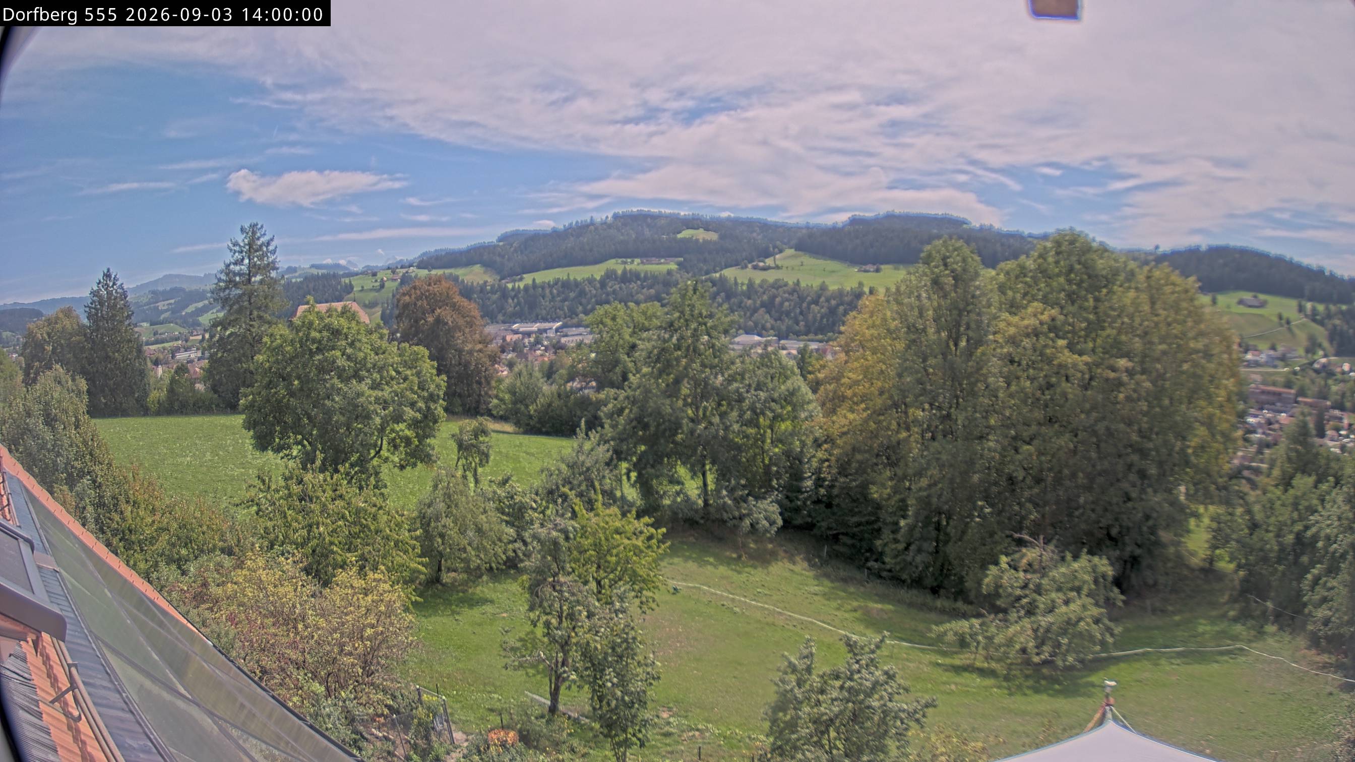 Webcam-Bild: Aussicht vom Dorfberg in Langnau 20260903-140000
