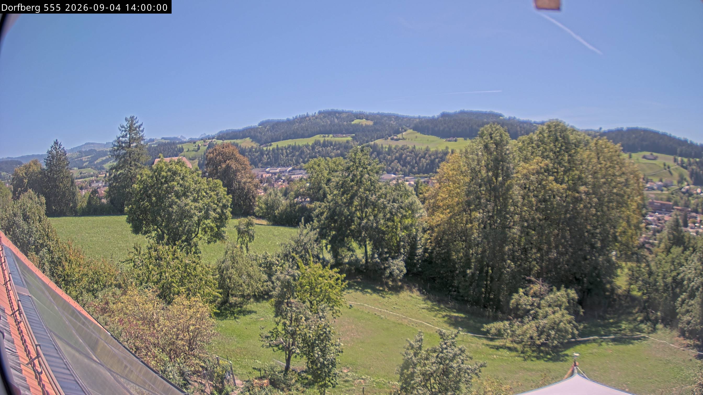 Webcam-Bild: Aussicht vom Dorfberg in Langnau 20260904-140000