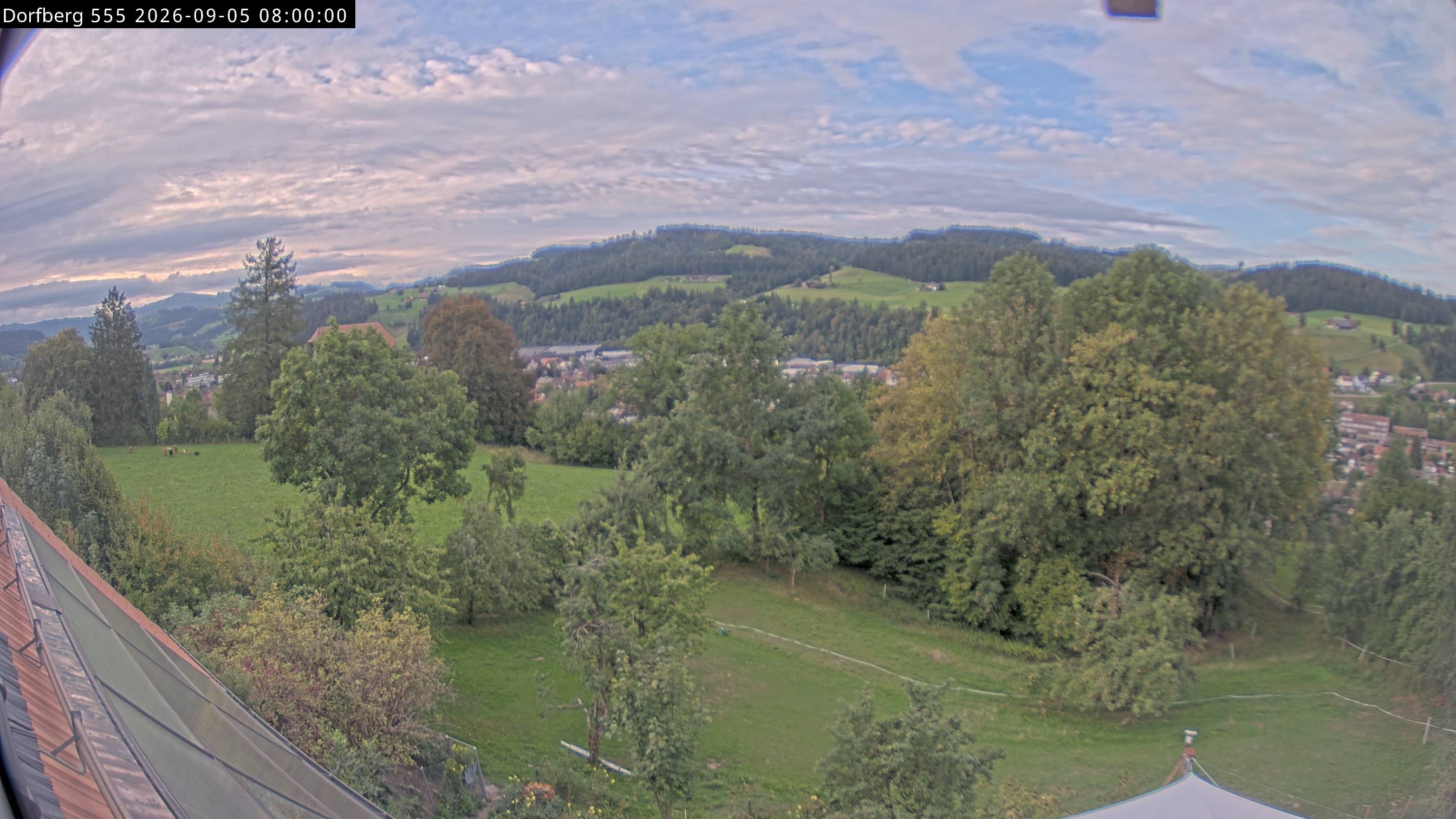 Webcam-Bild: Aussicht vom Dorfberg in Langnau 20260905-080000