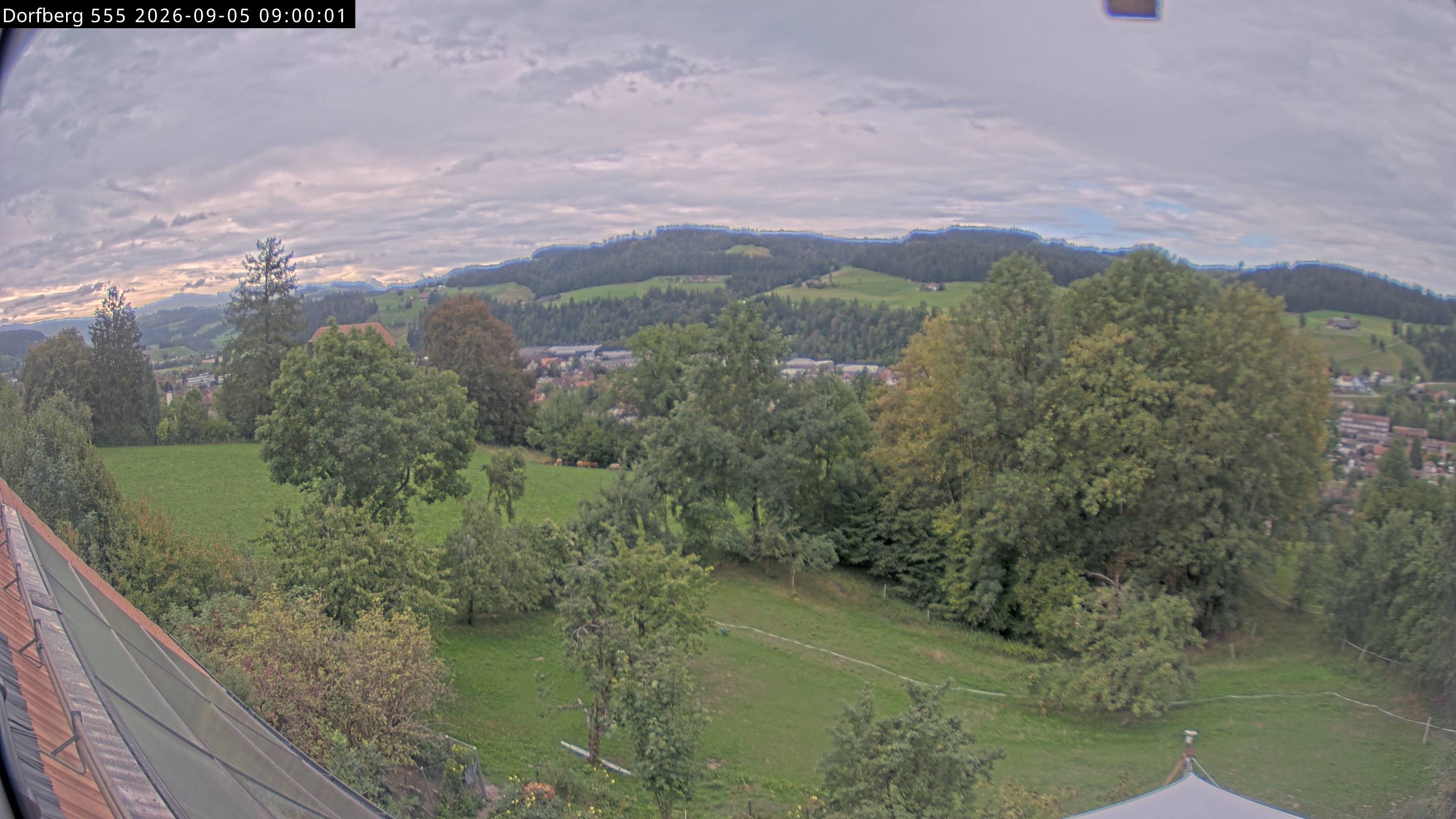 Webcam-Bild: Aussicht vom Dorfberg in Langnau 20260905-090000