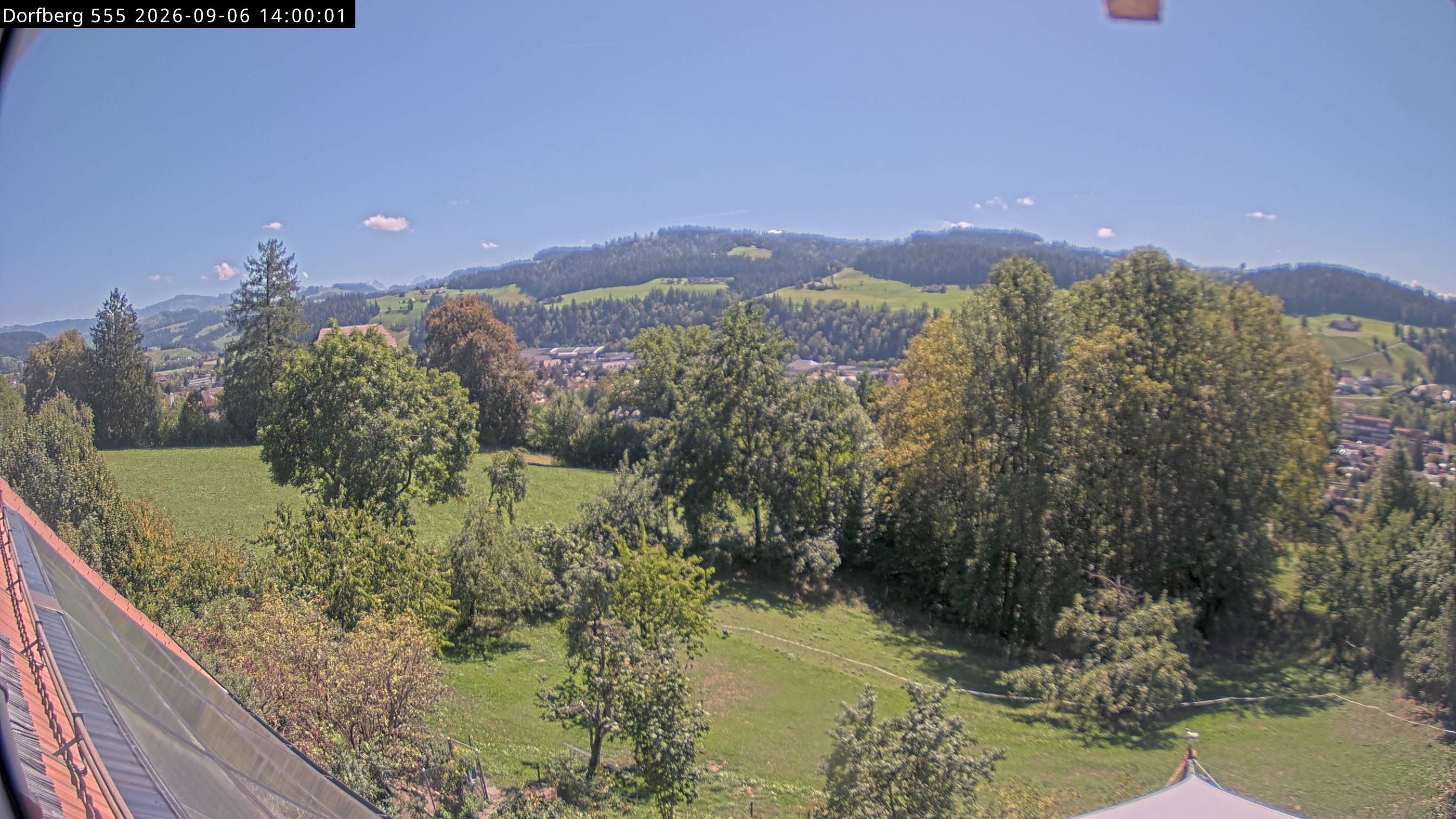 Webcam-Bild: Aussicht vom Dorfberg in Langnau 20260906-140000