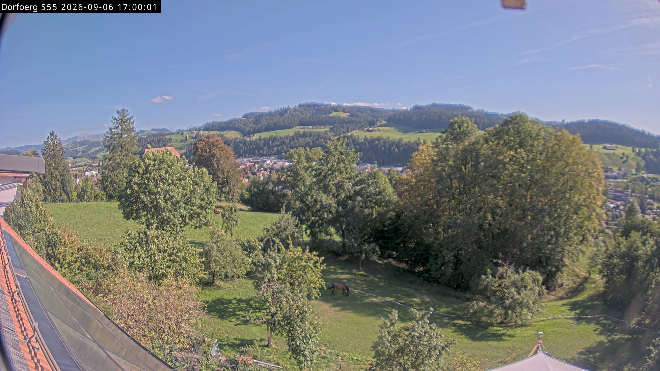 Webcam-Bild: Aussicht vom Dorfberg in Langnau 20260906-170000