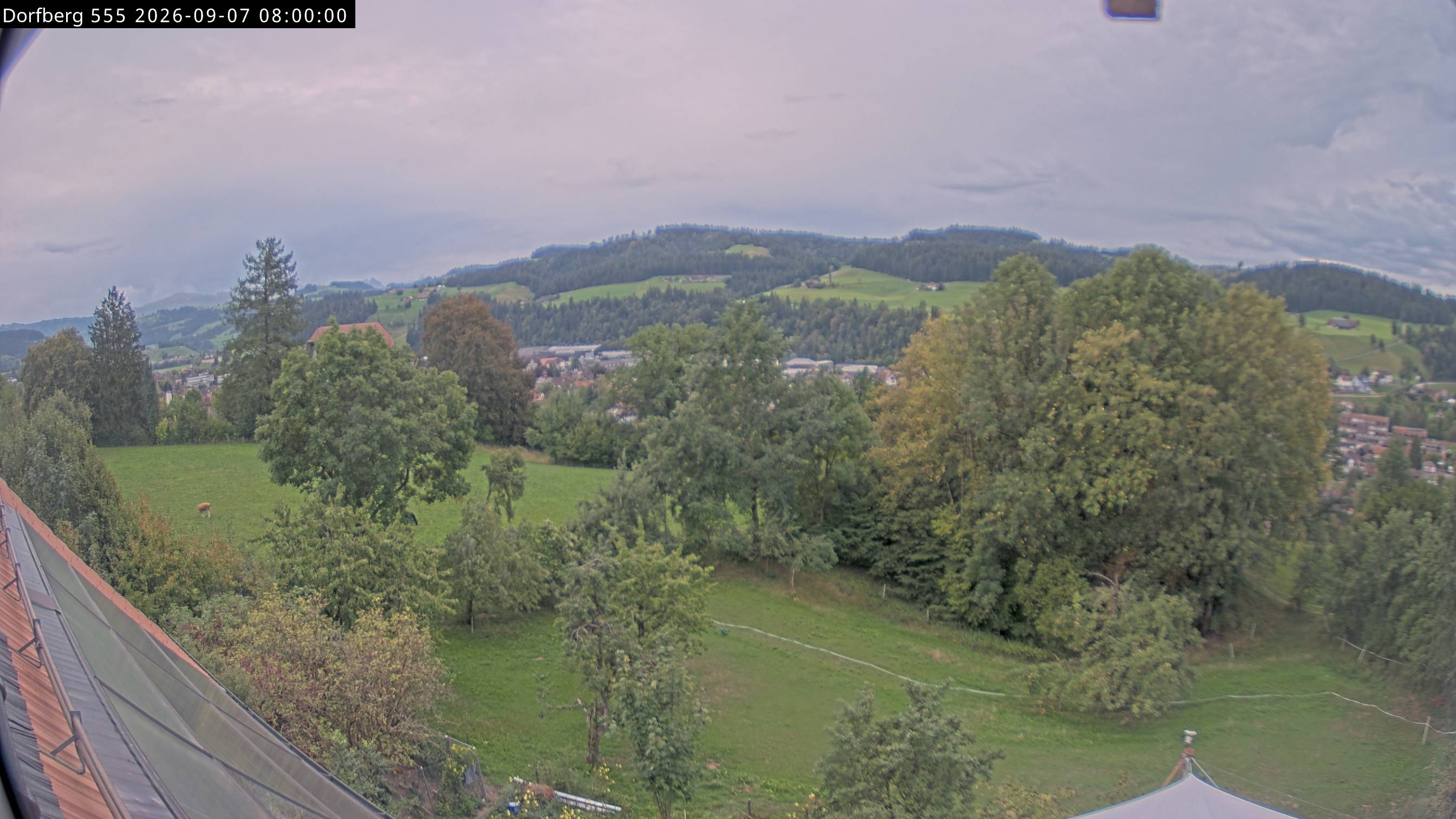 Webcam-Bild: Aussicht vom Dorfberg in Langnau 20260907-080000