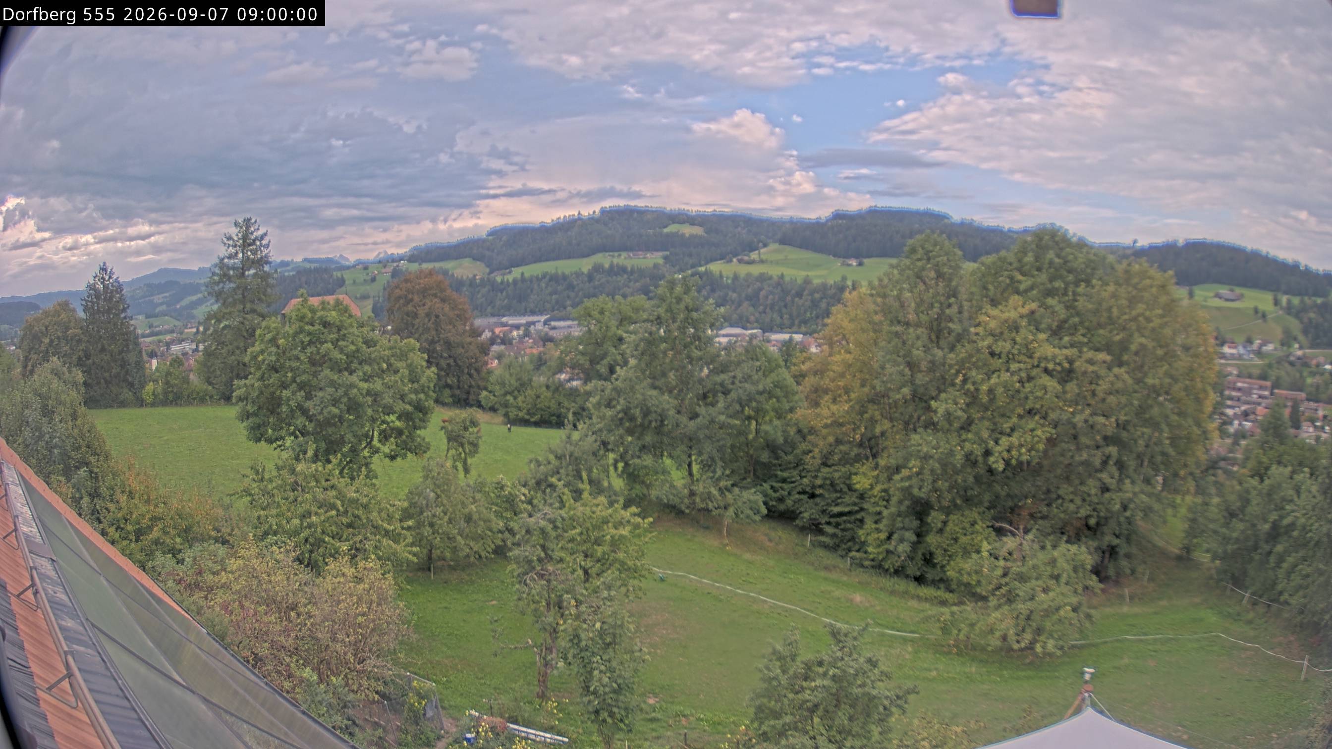 Webcam-Bild: Aussicht vom Dorfberg in Langnau 20260907-090000
