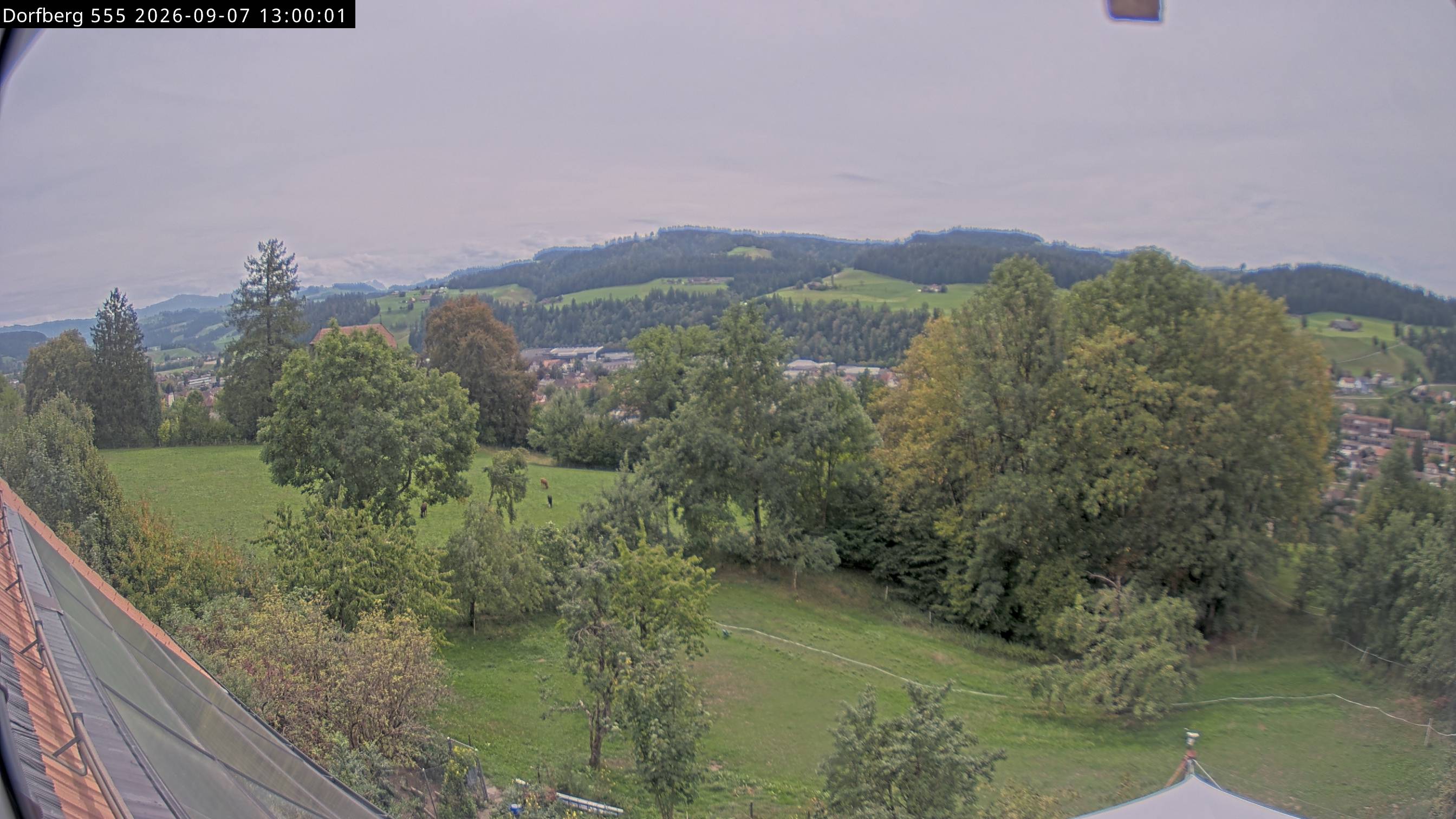 Webcam-Bild: Aussicht vom Dorfberg in Langnau 20260907-130000
