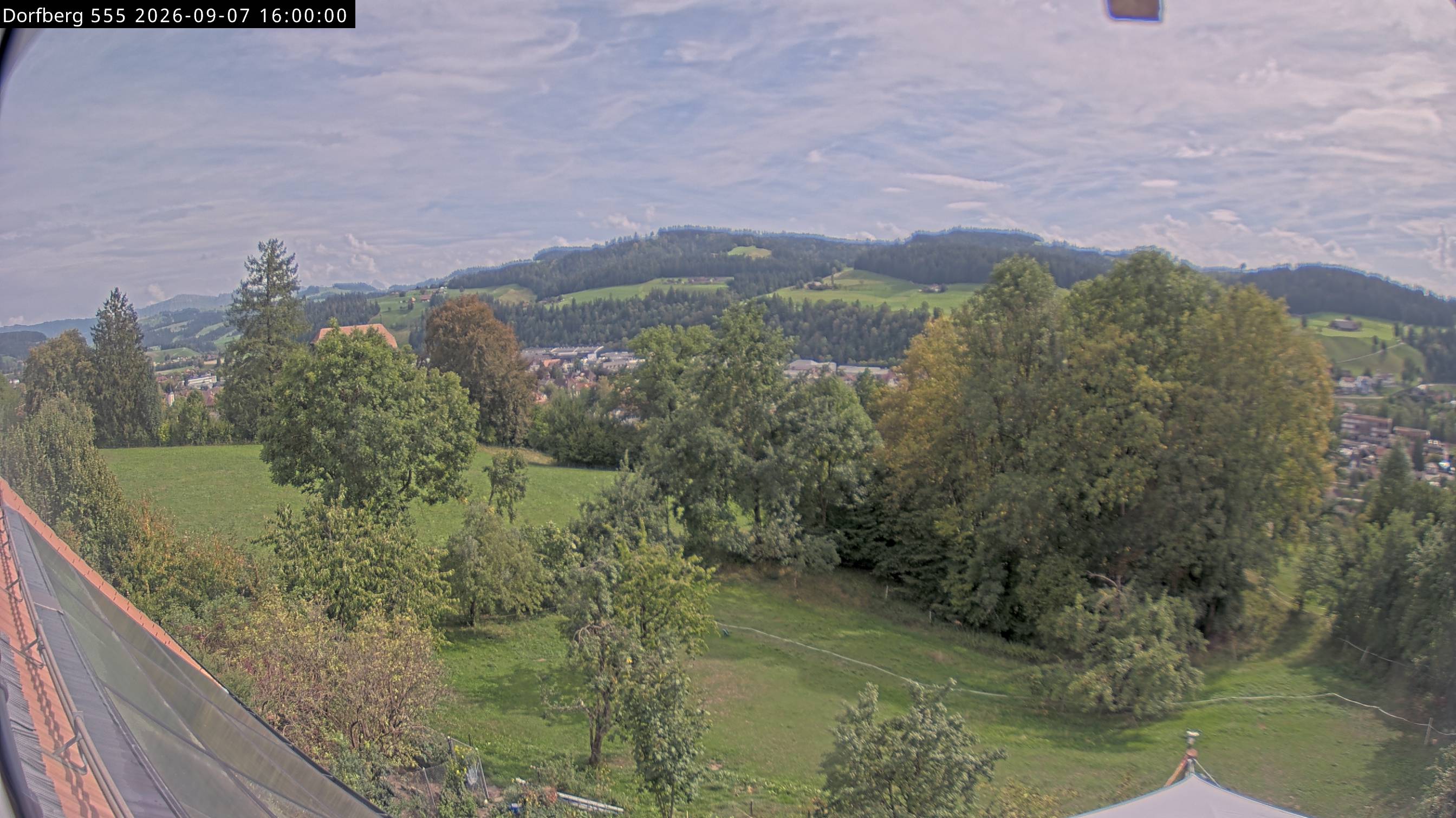 Webcam-Bild: Aussicht vom Dorfberg in Langnau 20260907-160000