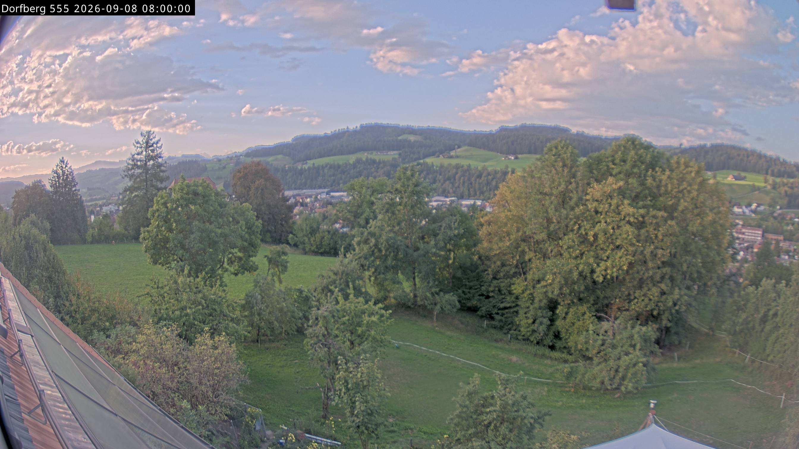 Webcam-Bild: Aussicht vom Dorfberg in Langnau 20260908-080000