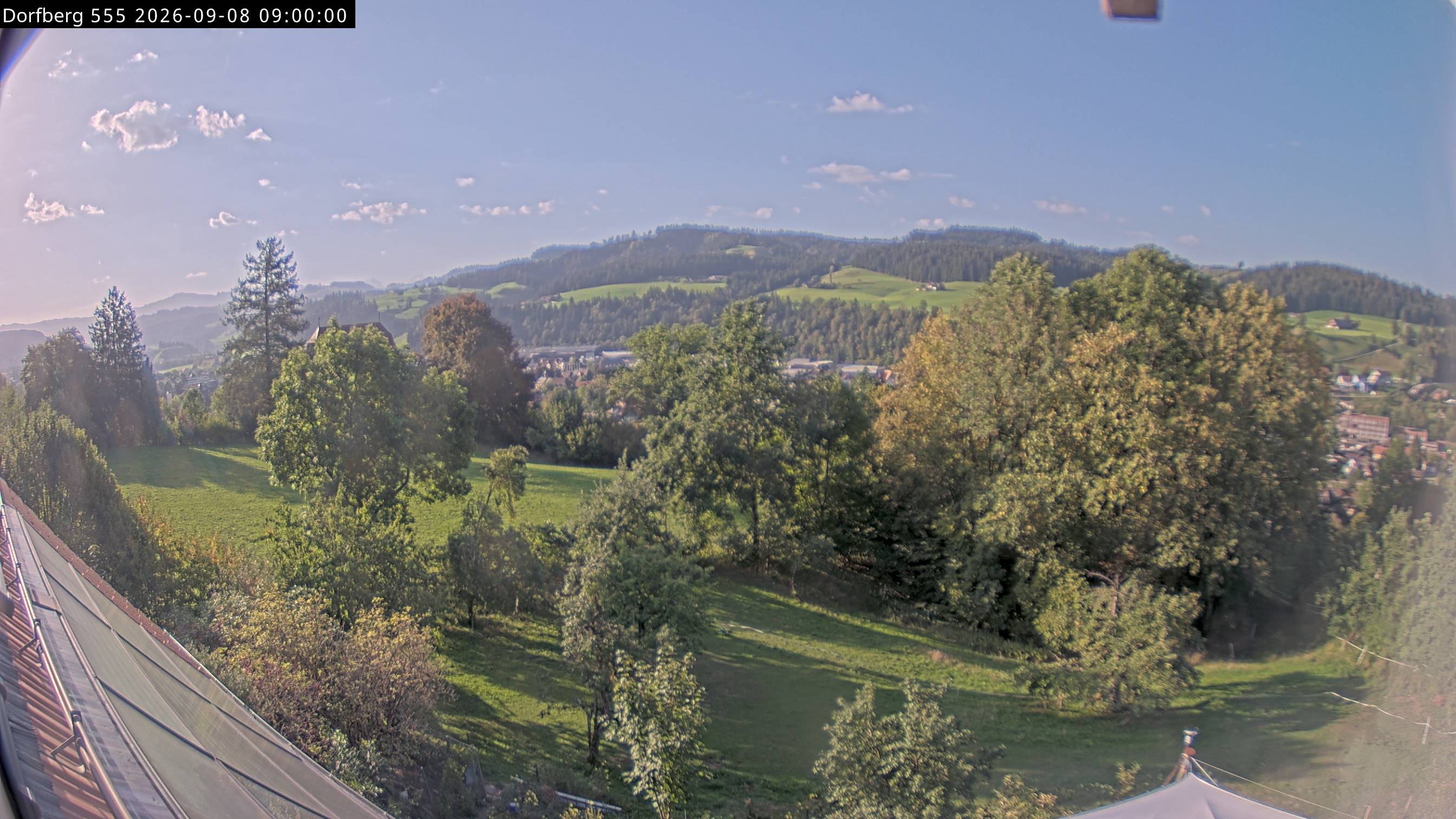 Webcam-Bild: Aussicht vom Dorfberg in Langnau 20260908-090000