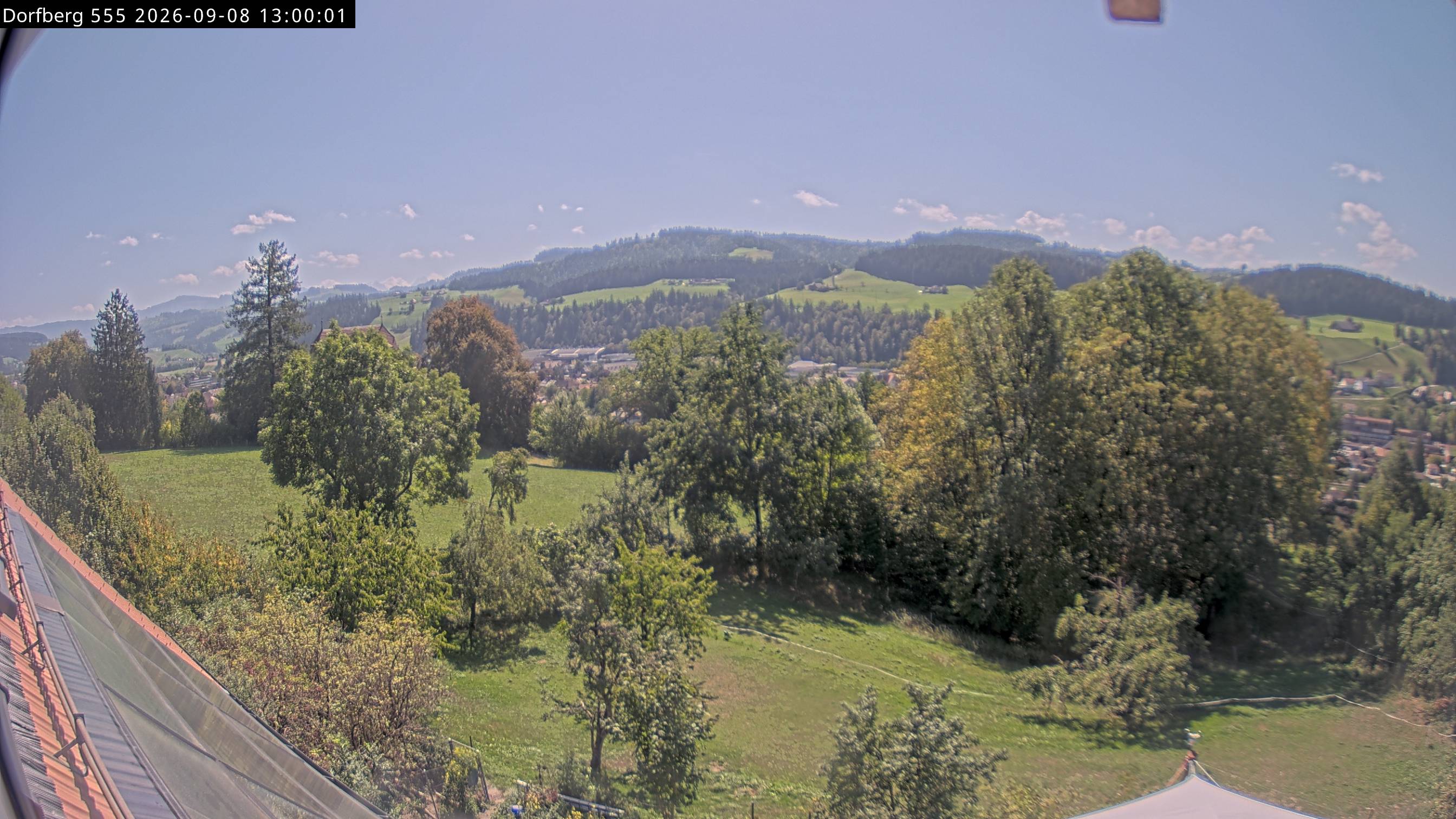 Webcam-Bild: Aussicht vom Dorfberg in Langnau 20260908-130000