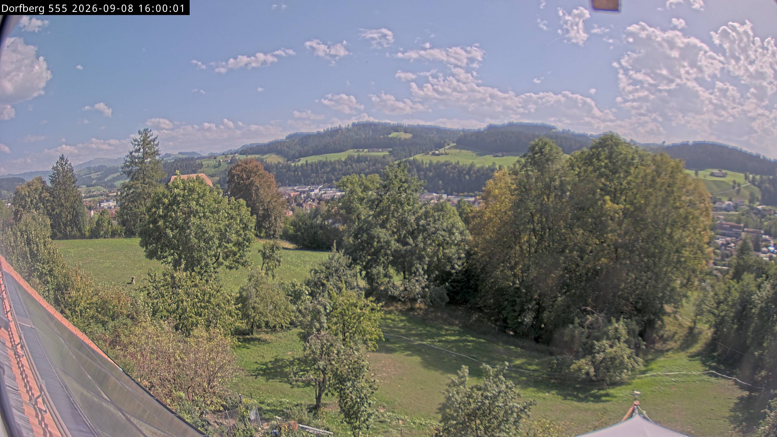 Webcam-Bild: Aussicht vom Dorfberg in Langnau 20260908-160000