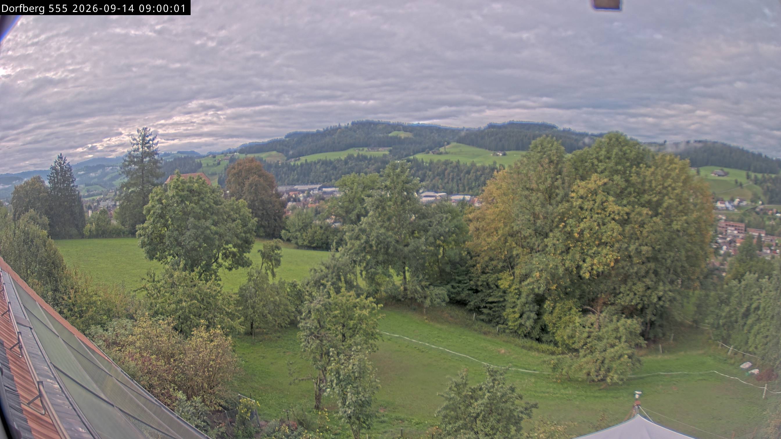 Webcam-Bild: Aussicht vom Dorfberg in Langnau 20260914-090000