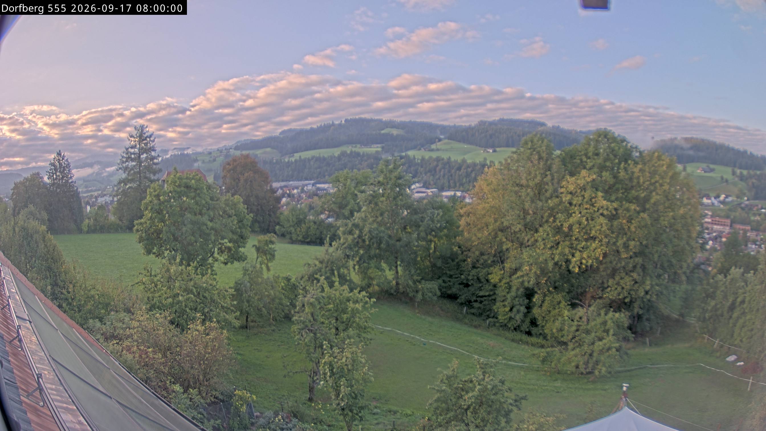 Webcam-Bild: Aussicht vom Dorfberg in Langnau 20260917-080000