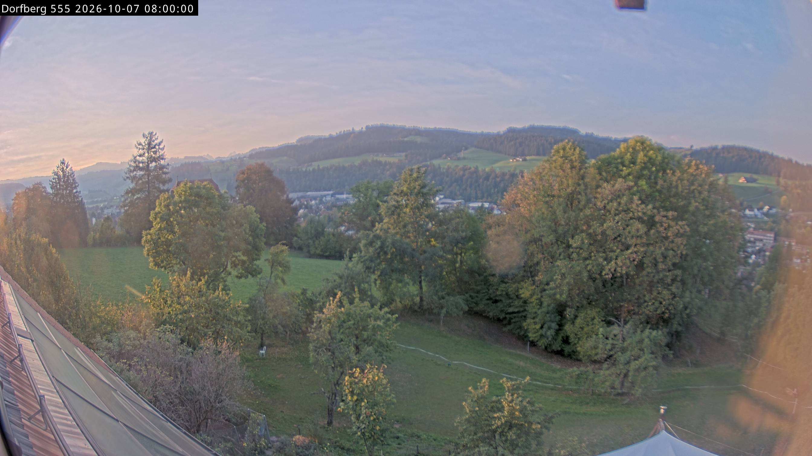 Webcam-Bild: Aussicht vom Dorfberg in Langnau 20261007-080000