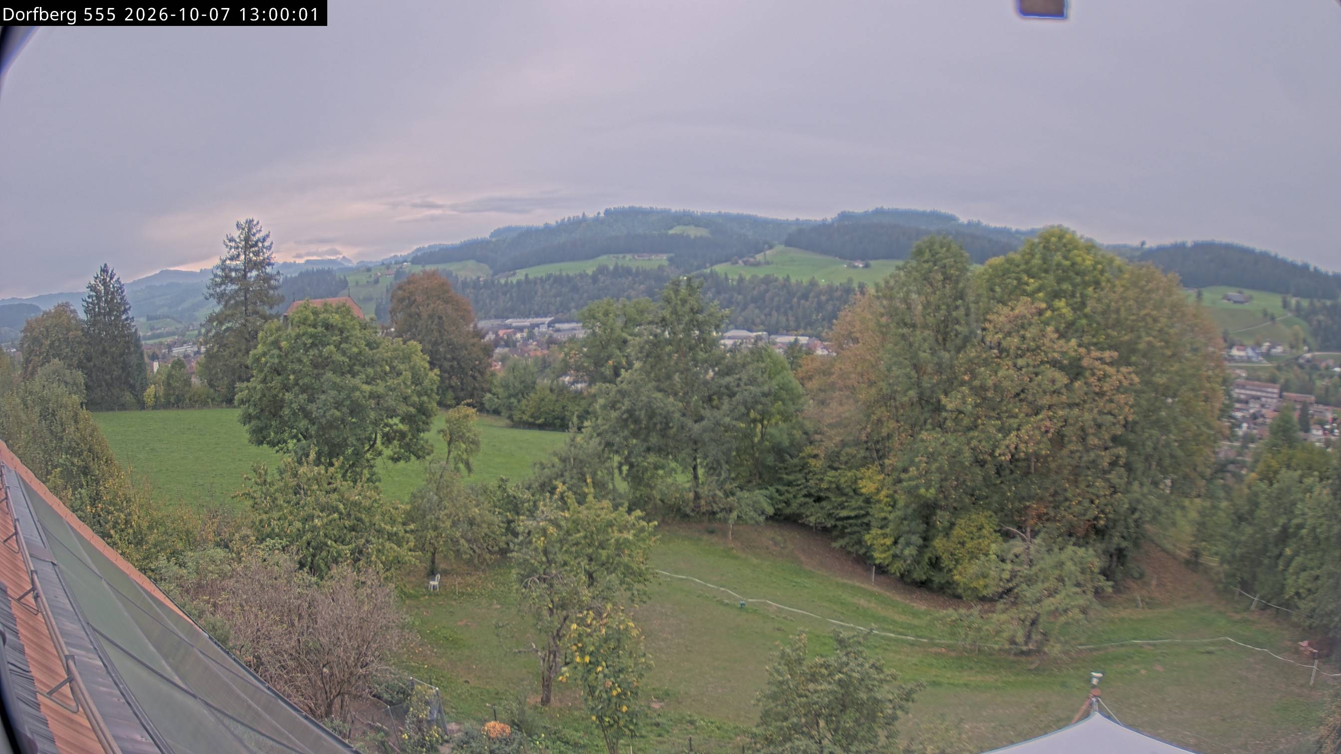 Webcam-Bild: Aussicht vom Dorfberg in Langnau 20261007-130000