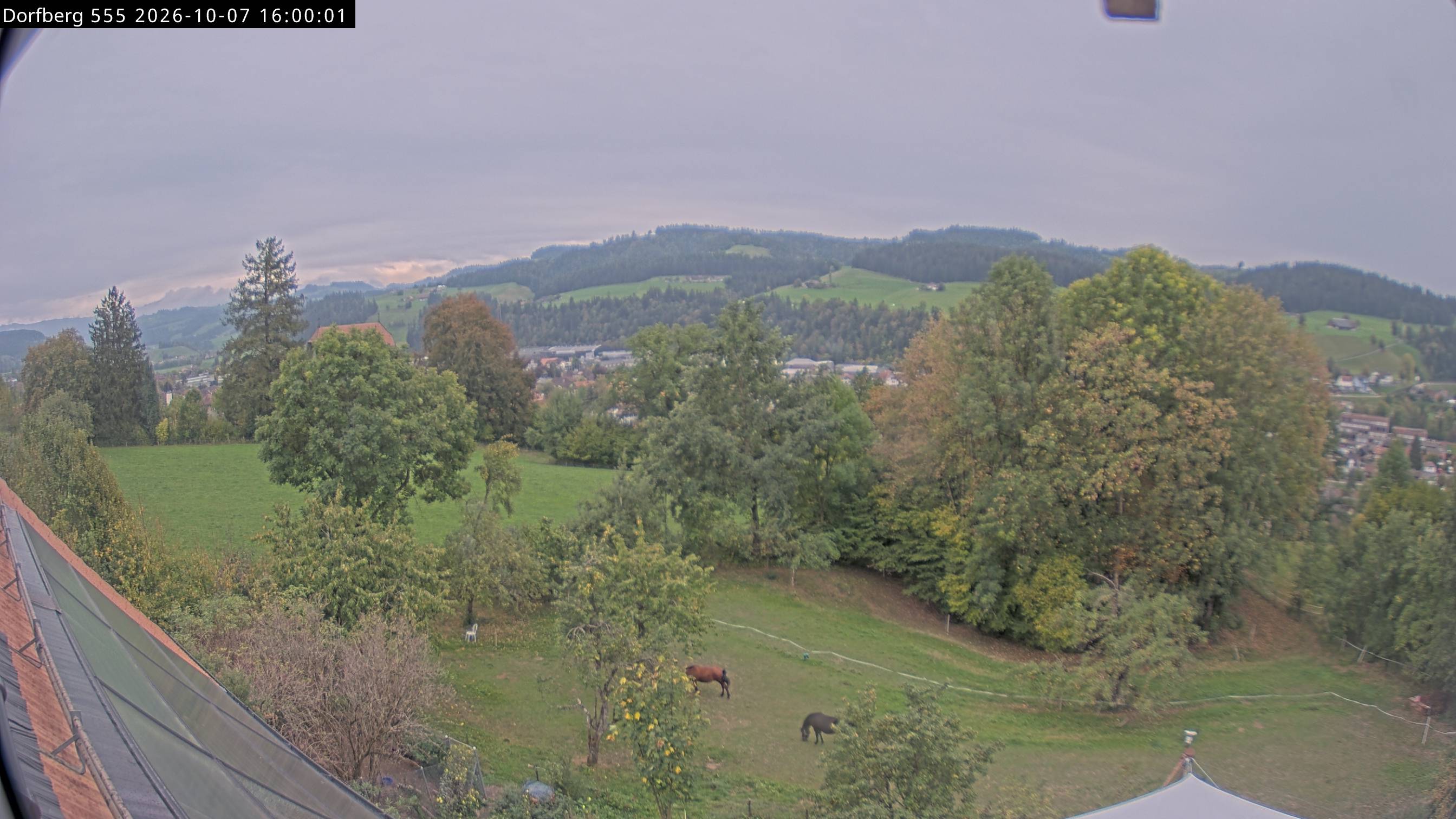 Webcam-Bild: Aussicht vom Dorfberg in Langnau 20261007-160000