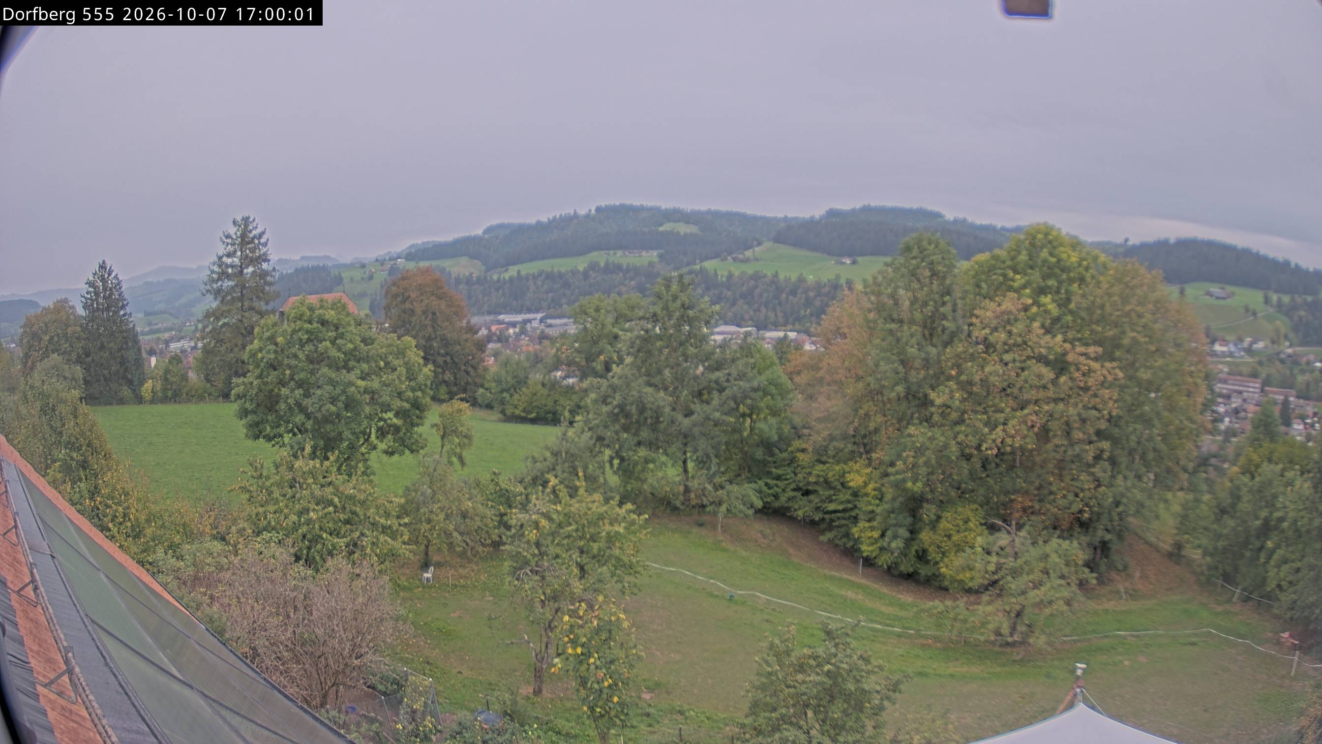 Webcam-Bild: Aussicht vom Dorfberg in Langnau 20261007-170000