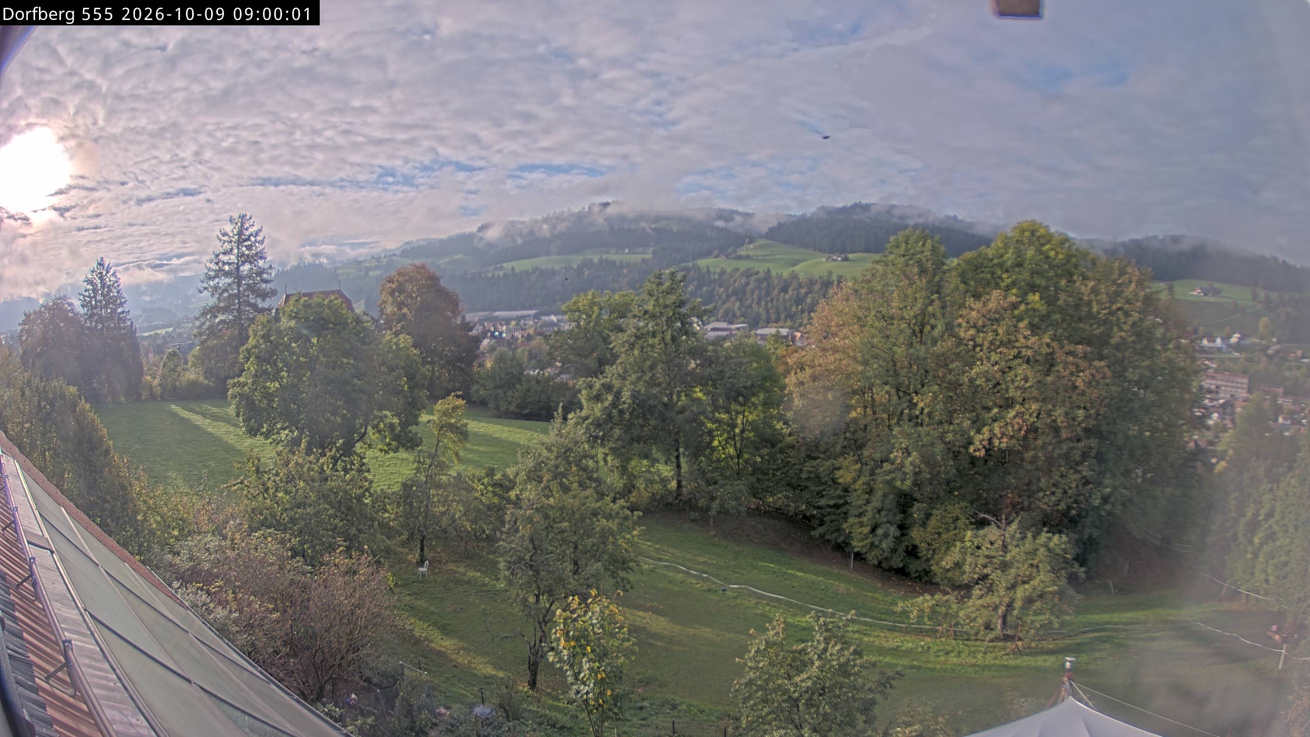 Webcam-Bild: Aussicht vom Dorfberg in Langnau 20261009-090000