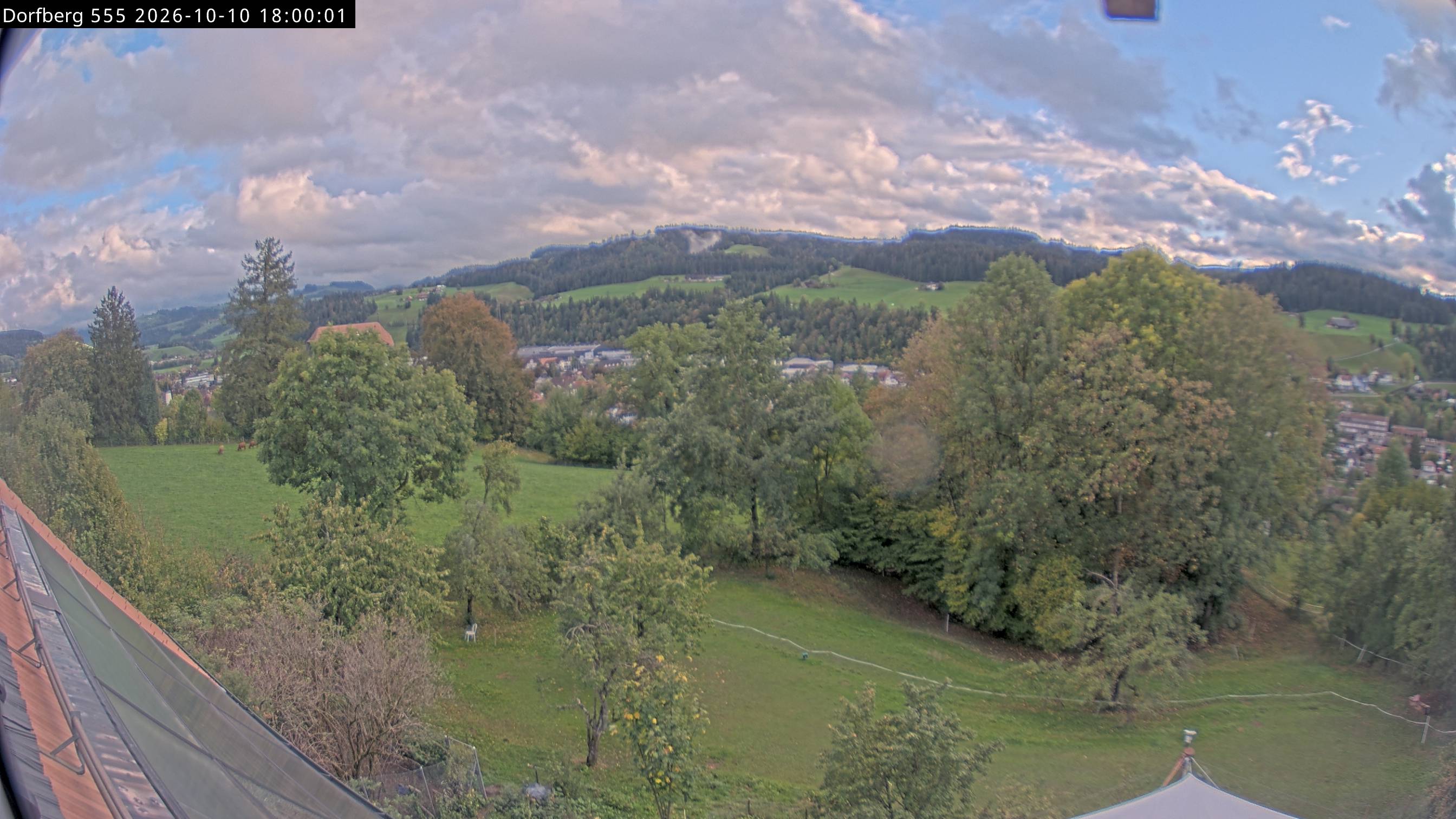 Webcam-Bild: Aussicht vom Dorfberg in Langnau 20261010-180000