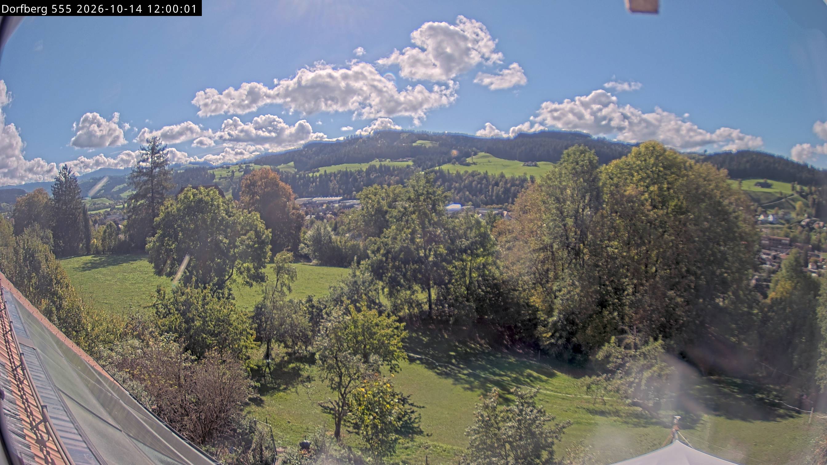 Webcam-Bild: Aussicht vom Dorfberg in Langnau 20261014-120000